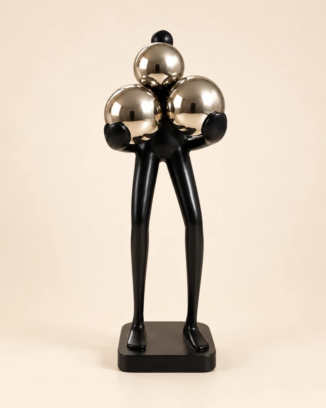 Sculpture Moderne Personnage aux Boules Argentées — Noir & Chrome