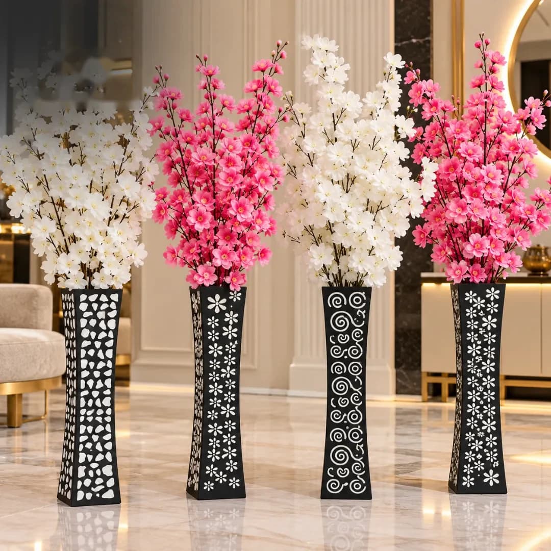 Vase à Fleurs Noir Ajouré — Motifs Blancs — Mosaïque
